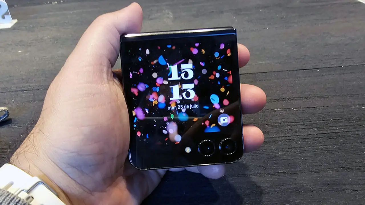 Samsung Galaxy Z Flipo 5 plegado.