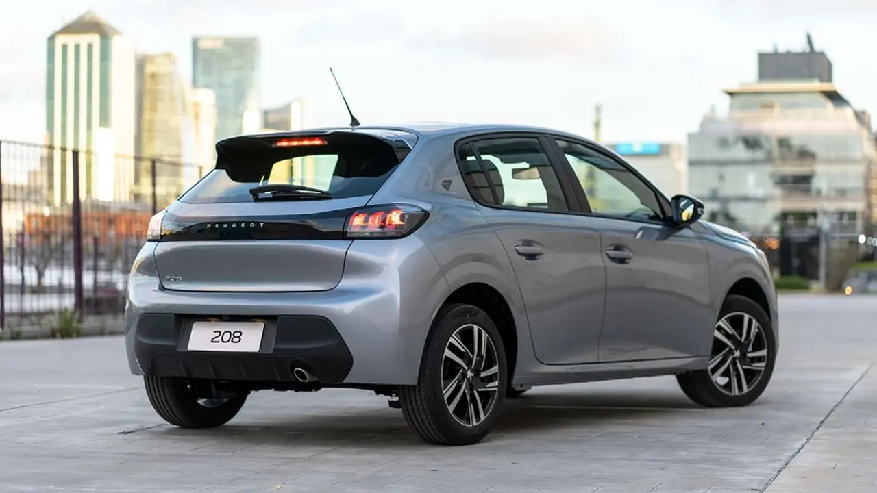 Peugeot 208, hay stock, pero los precios cambian según el concesionario.