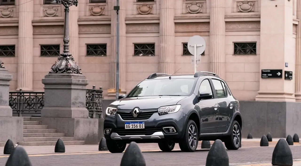 El nuevo Renault Stepway cambió las llantas y otros detalles.