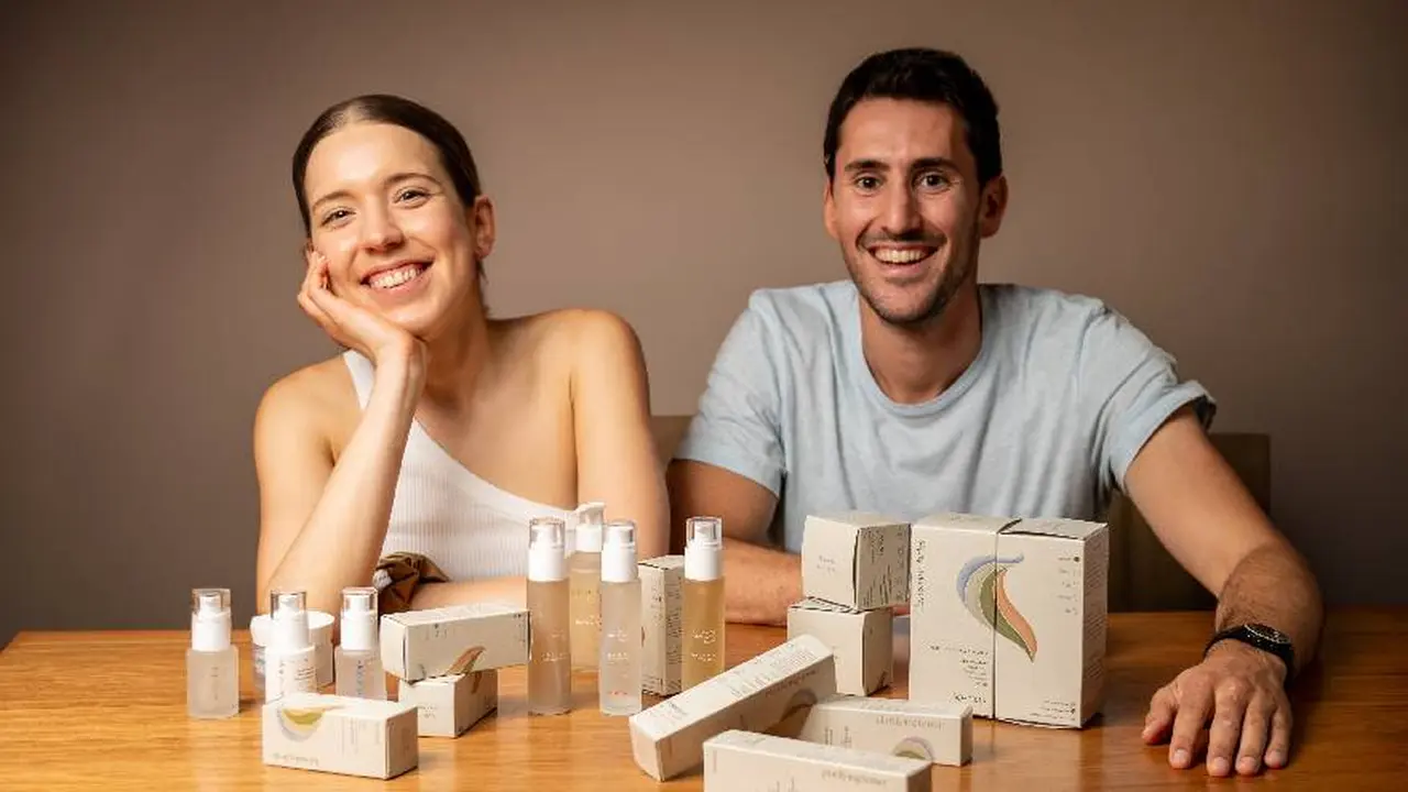 Son primos, juntaron unos dólares y crearon en tiempo récord una marca de estética cruelty-free