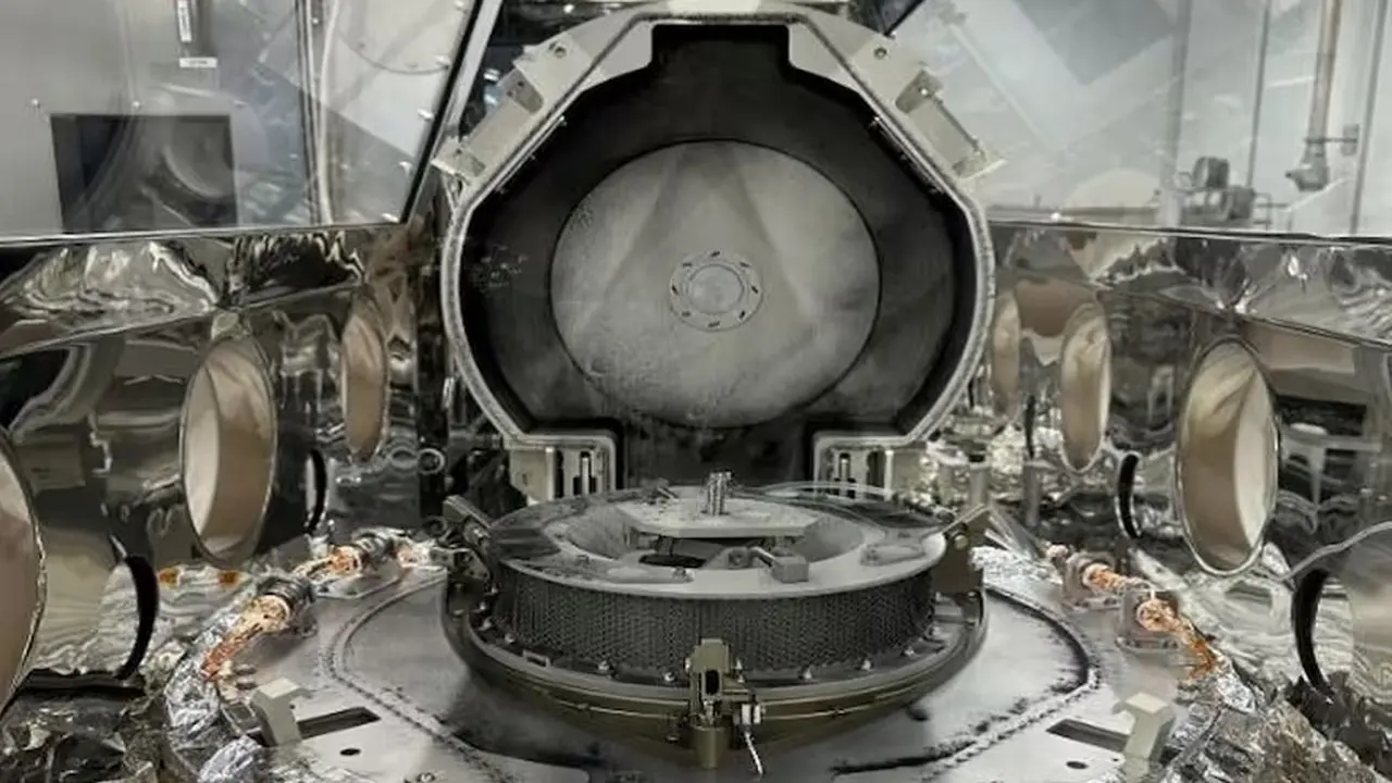 Desconcierto en la NASA: qué encontraron cuando abrieron la cápsula con restos de un asteroide