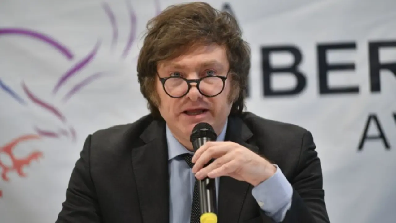 "El kirchnerismo intenta proscribirnos" y las 10 frases más impactantes de Milei en su conferencia