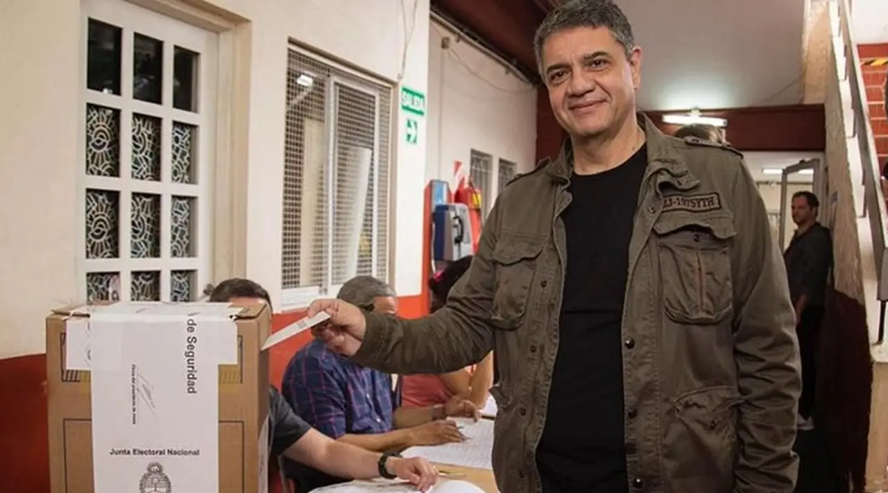 Votó Jorge Macri: "Hay mucha ansiedad"