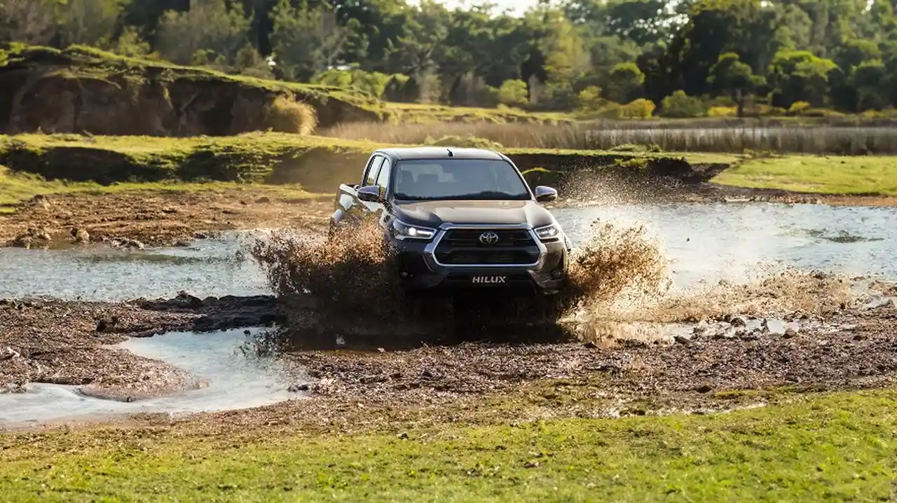 La nueva Hilux SRX tiene trochas más anchas y logra un mejor andar.
