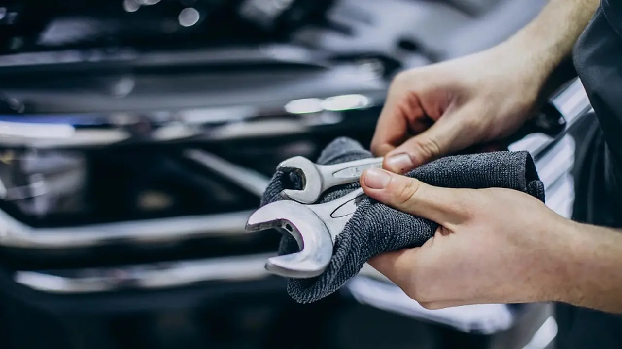 Arreglar el auto requiere de conocimientos básicos.