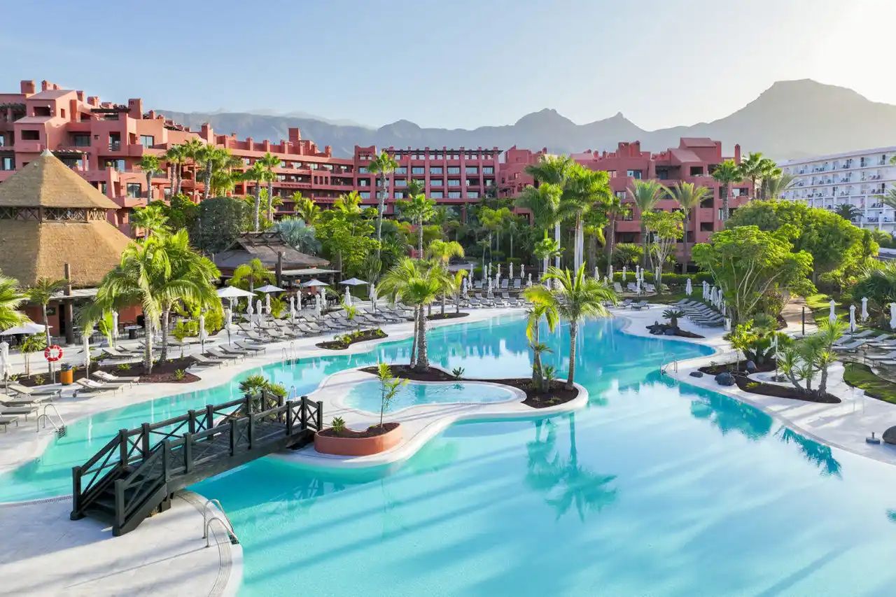 NH Hotel Group eleva un 28% los ingresos hasta septiembre y un 77% el beneficio neto a 100 millones de euros