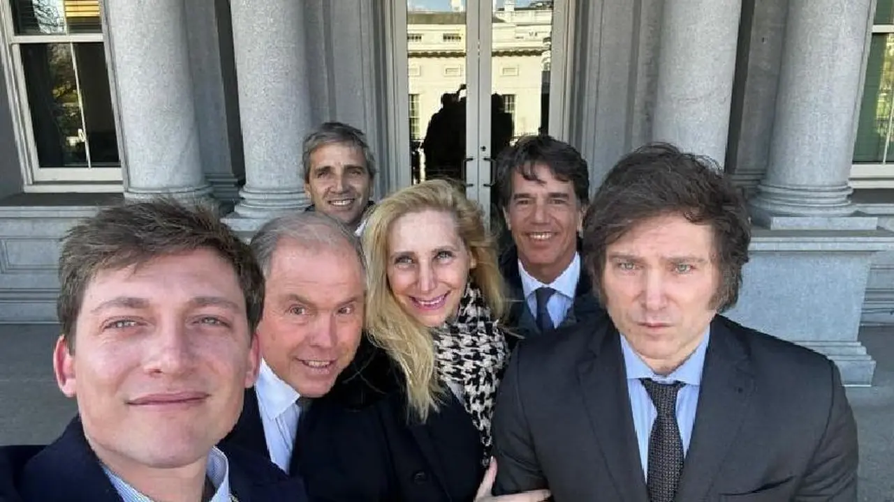 El desafío del presidente electo es construir un gobierno eficiente tomando todo prestado, o adquiriendo funcionarios que no son de su entorno