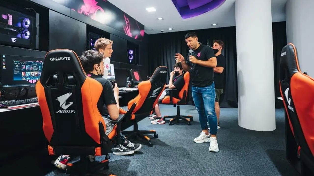 Krü eSports cuenta con salas de estrategia y entrenamiento para cada uno de sus roasters.