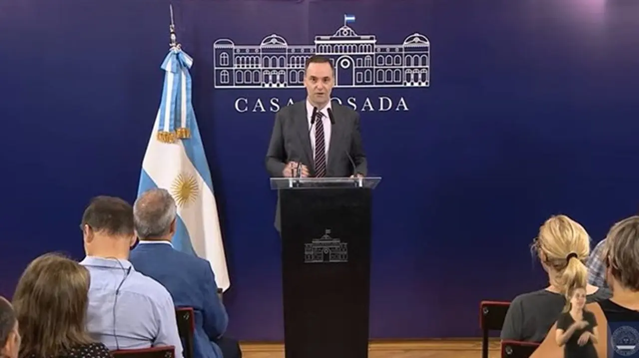  anticipó que el Ejecutivo le descontará el día a los empleados públicos nacionales que adhieran al paro nacional