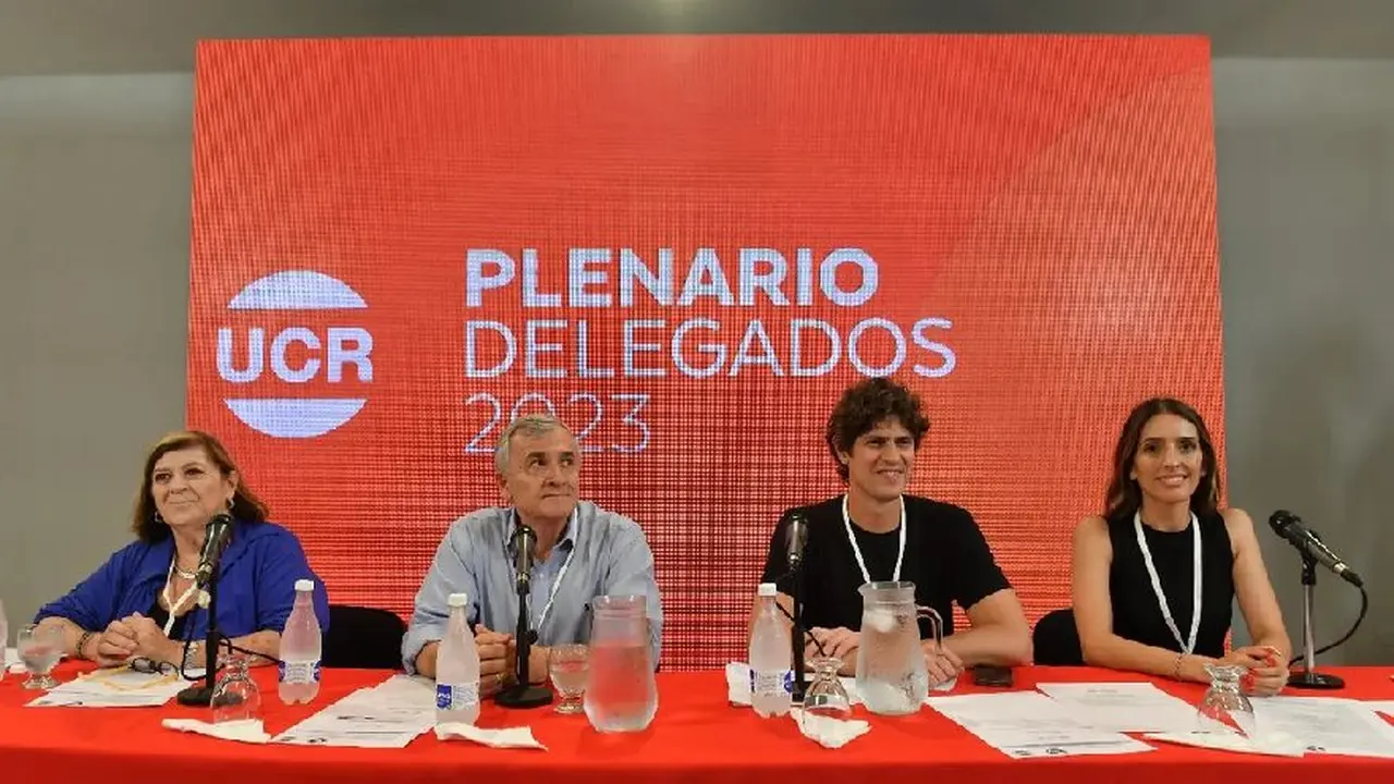 Encabezada por la UCR