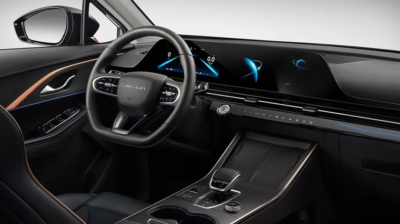 Por dentro, los autos chinos tienen mucha tecnología y son futuristas.