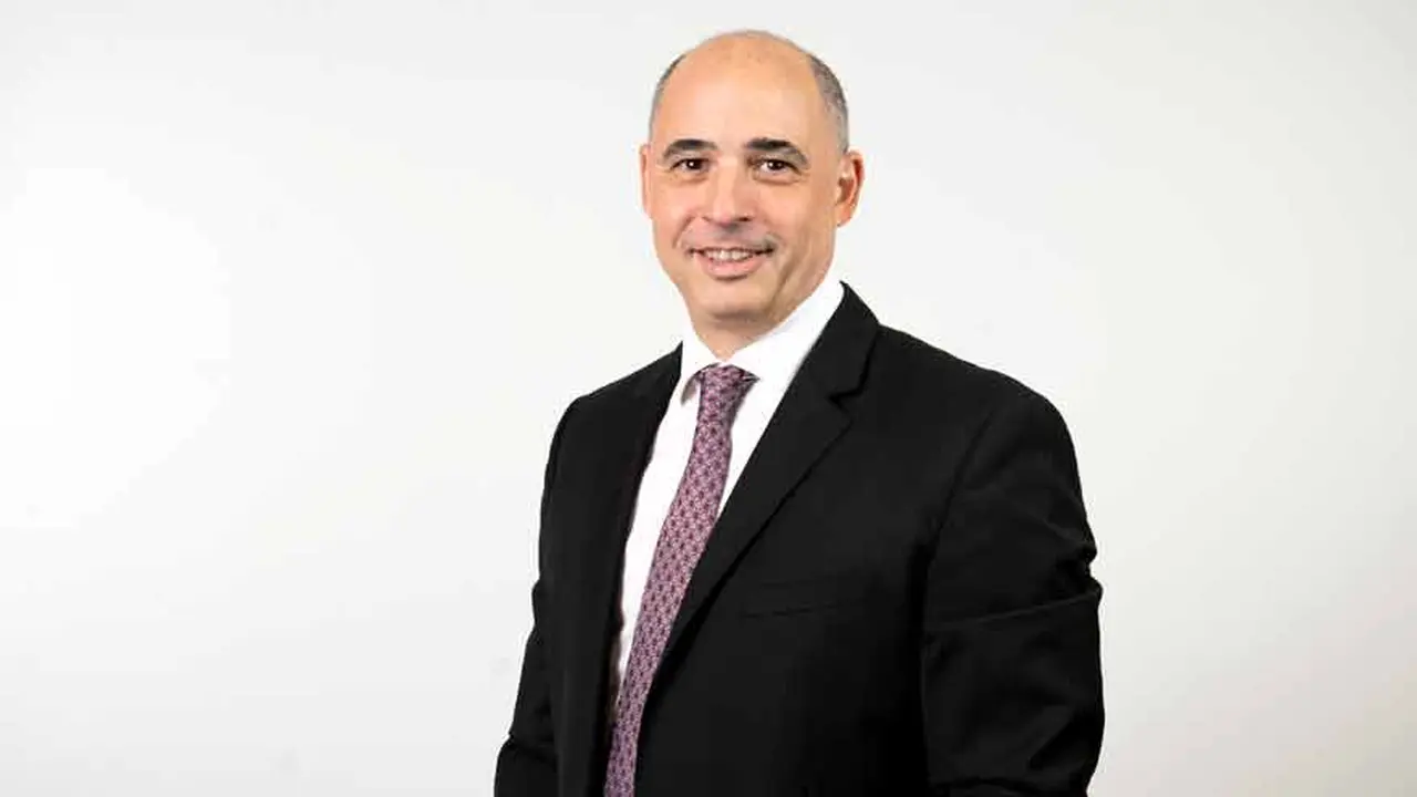 Adrián De Grazia.