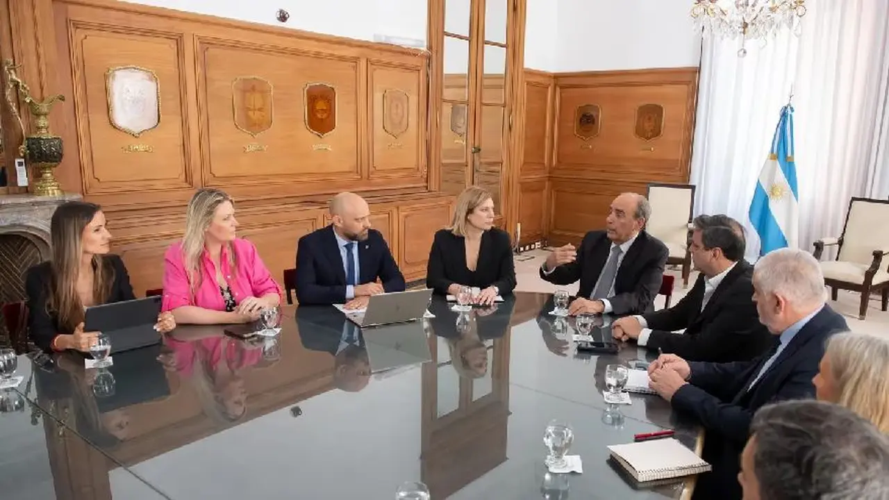 Francos actuó de intermediario entre el Ejecutivo