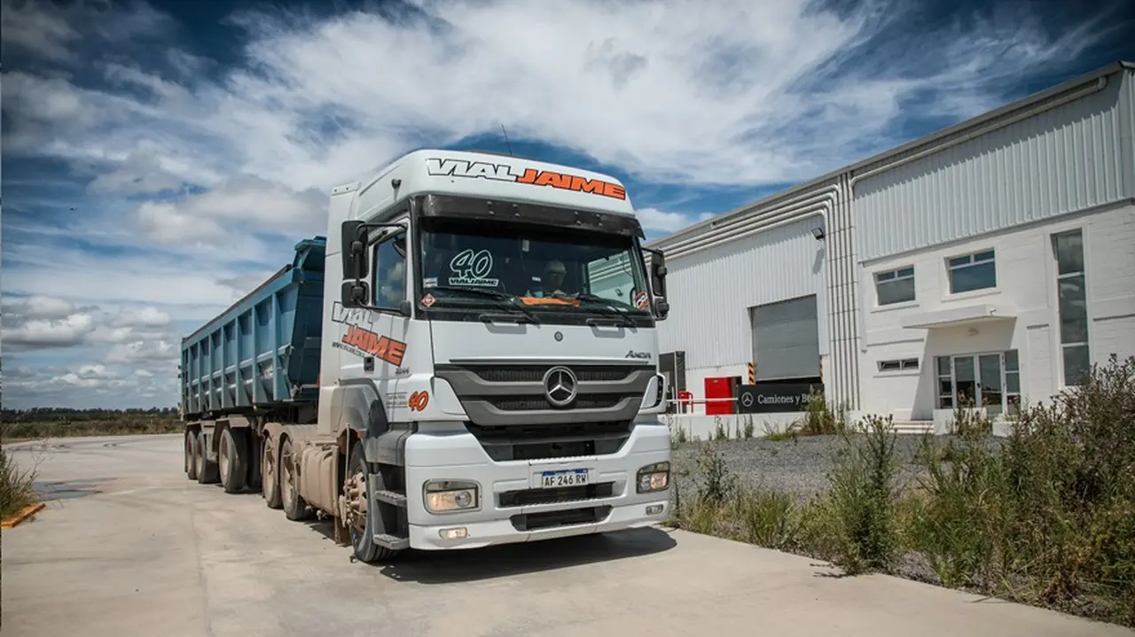 Comenzará a operar en el primer trimestre de 2026 dedicándose a la producción de los modelos Accelo y Atego y de los chasis de buses, OH y OF