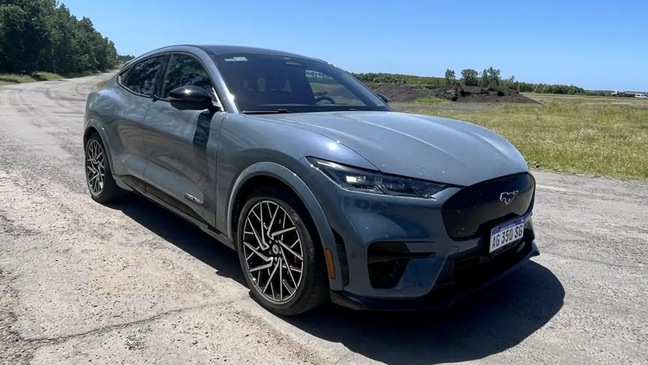 ¿Cómo es viajar en un auto eléctrico en la Argentina?: más de 1.500 km con el Mustang Mach-E