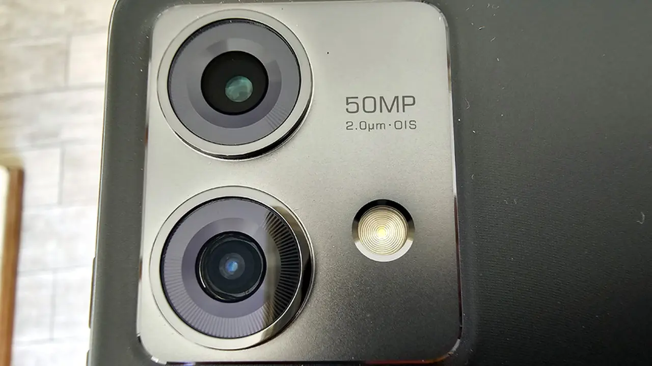 Cámaras traseras del Motorola Edge 40 Neo. 