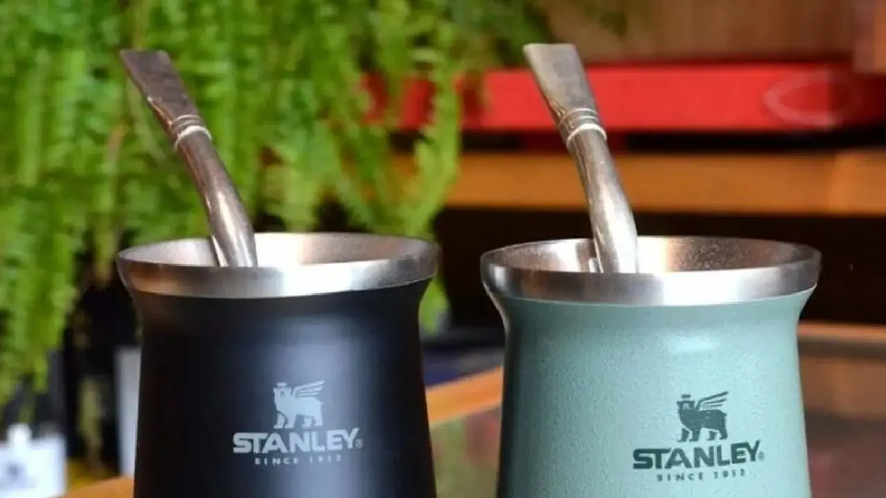 El lote es de bombillas Stanley.