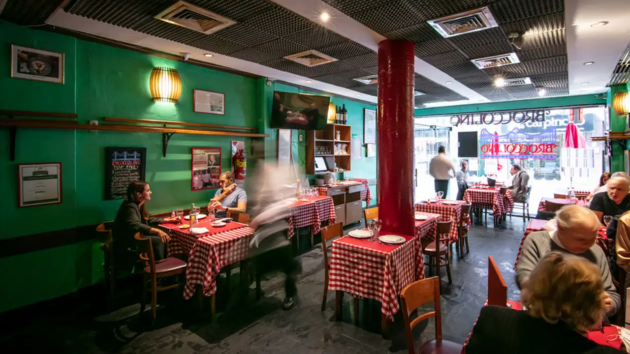 El fondo de cese laboral servirá a actividades con mucha rotación, como la gastronomía