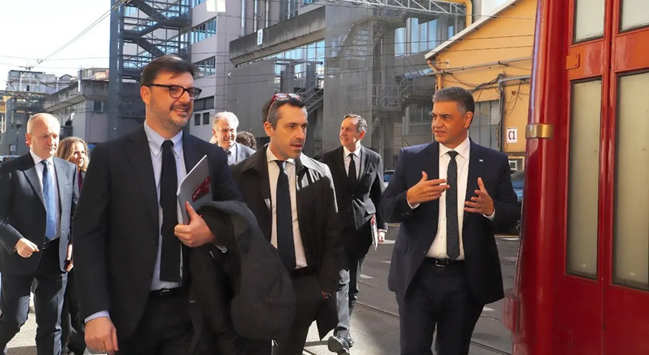 Jorge Macri conversó con los referentes del transporte en Roma, Italia.