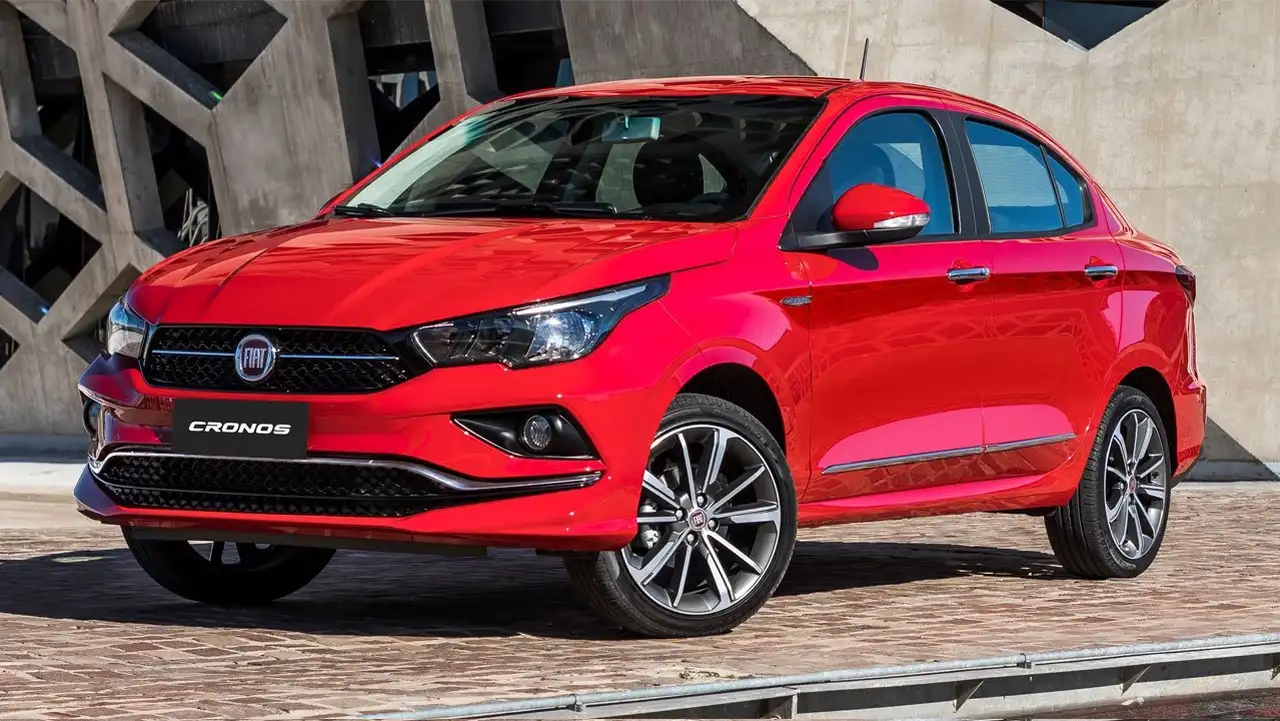 El Fiat Cronos ofrece también caja automática muy económico.