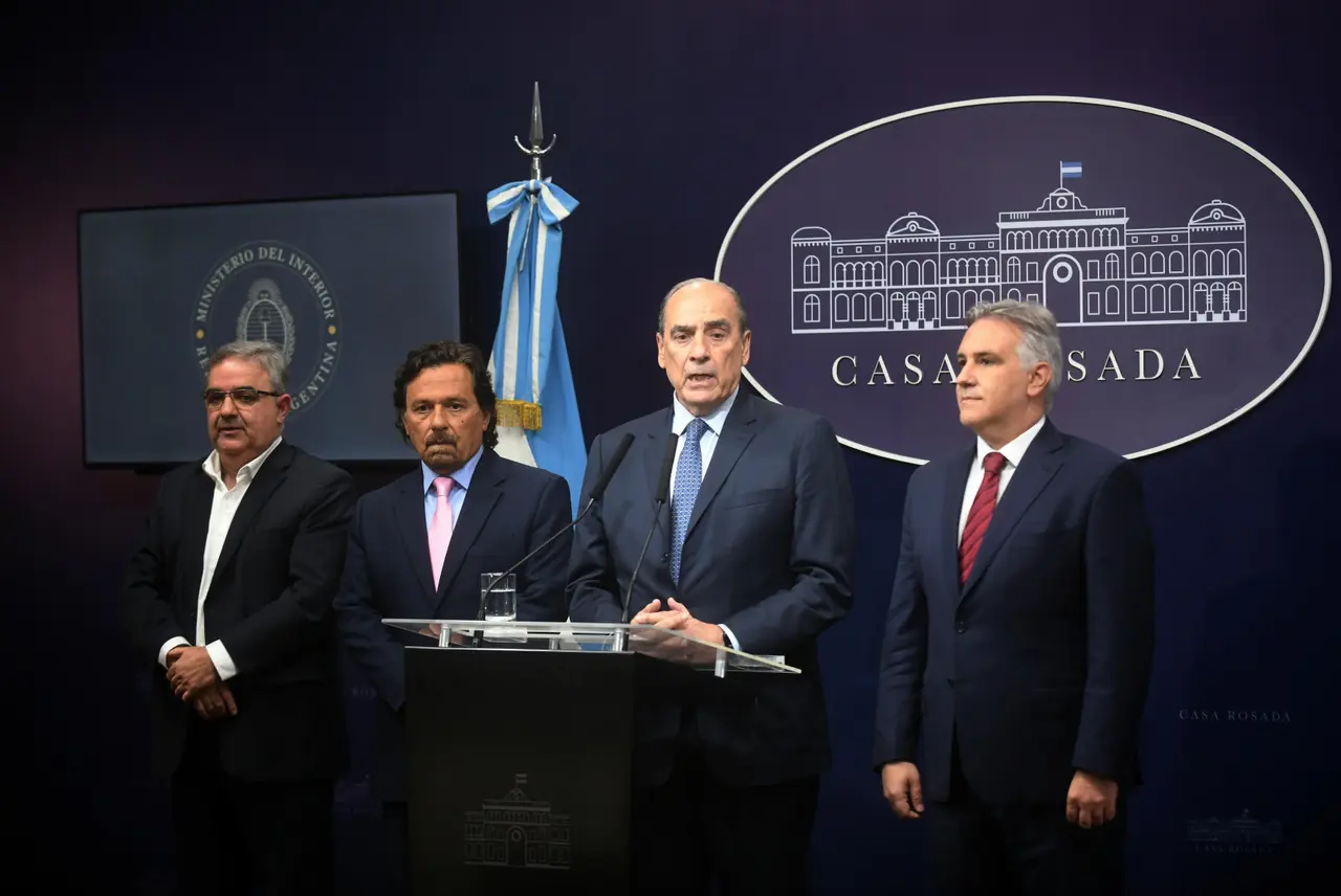 Francos ahora intentará convencer a Jalil (Catamarca) y Llaryora (Córdoba) de acompañar la Ley de Bases.