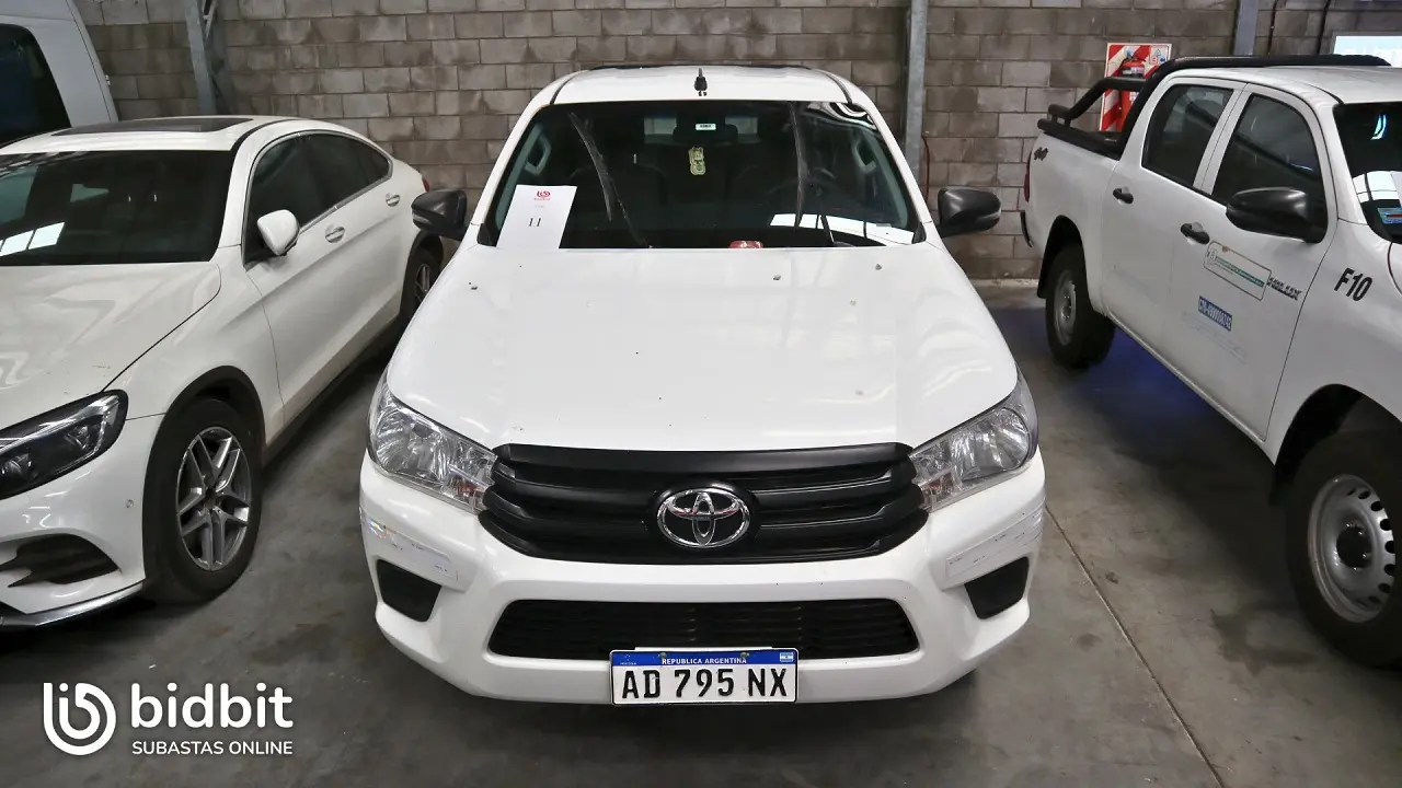 Camioneta Hilux 2019 DX, sin ofertas, con precio base de $13 millones.