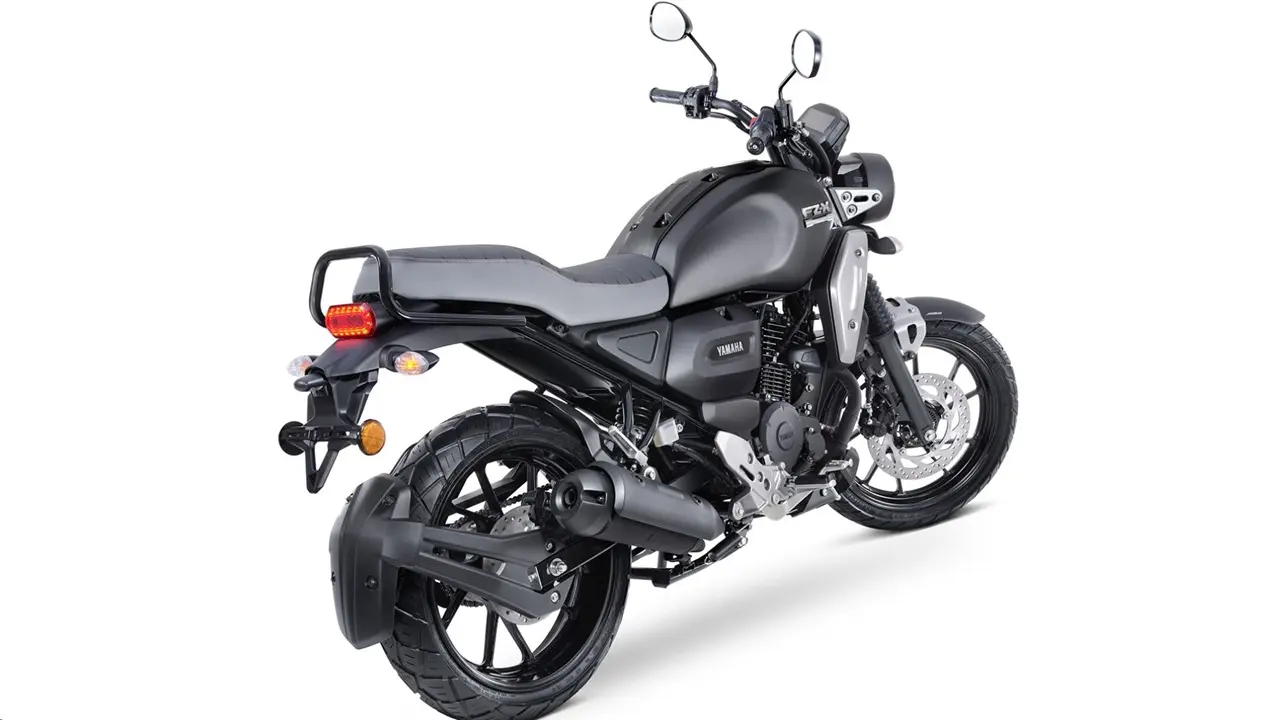 La nueva Yamaha tiene un asiento y posición de manejo muy cómodos.