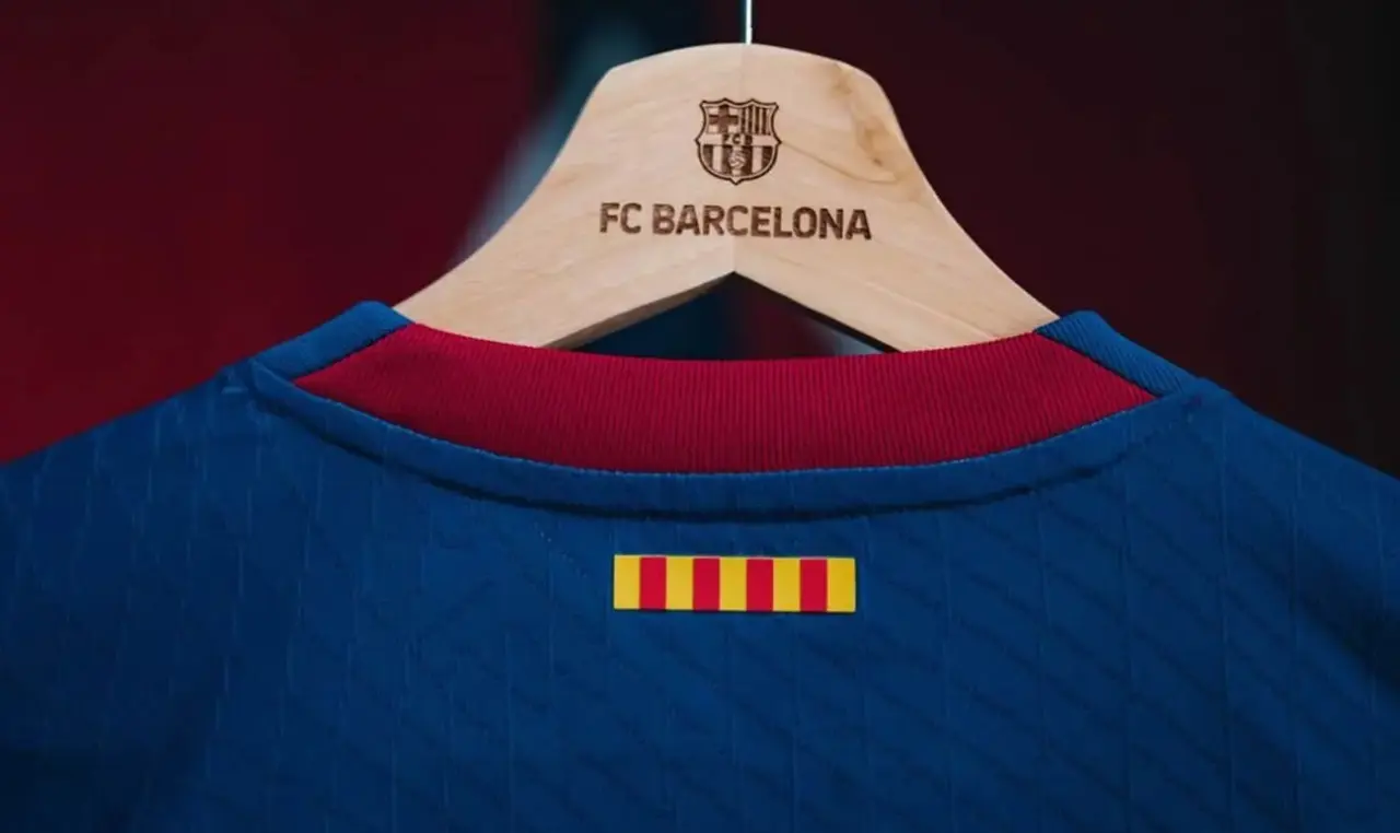 FC Barcelona mantiene un acuerdo con Nike, aunque evalúa otras propuestas.