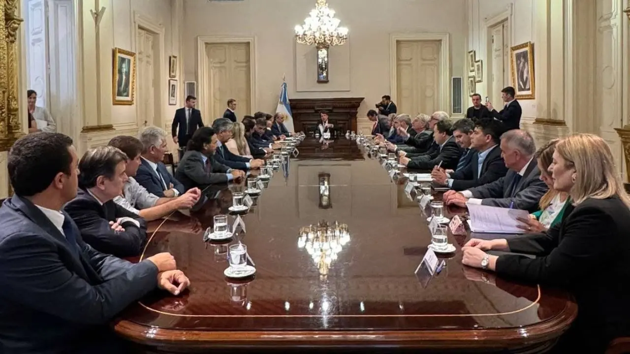 El Gobierno busca acordar un pacto fiscal y los gobernadores llevan una lista de reclamos
