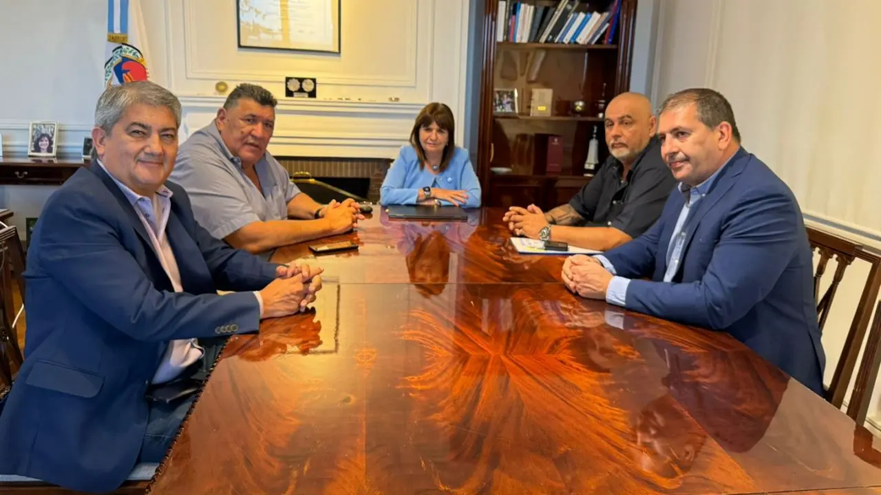 Crímenes de taxistas en Rosario: Bullrich prometió más seguridad y encontrar a los asesinos