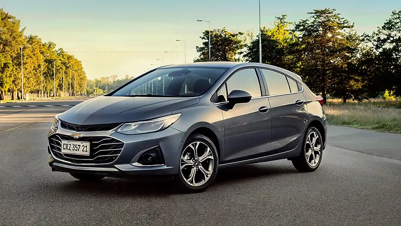 Chevrolet Cruze, sigue en carrera.
