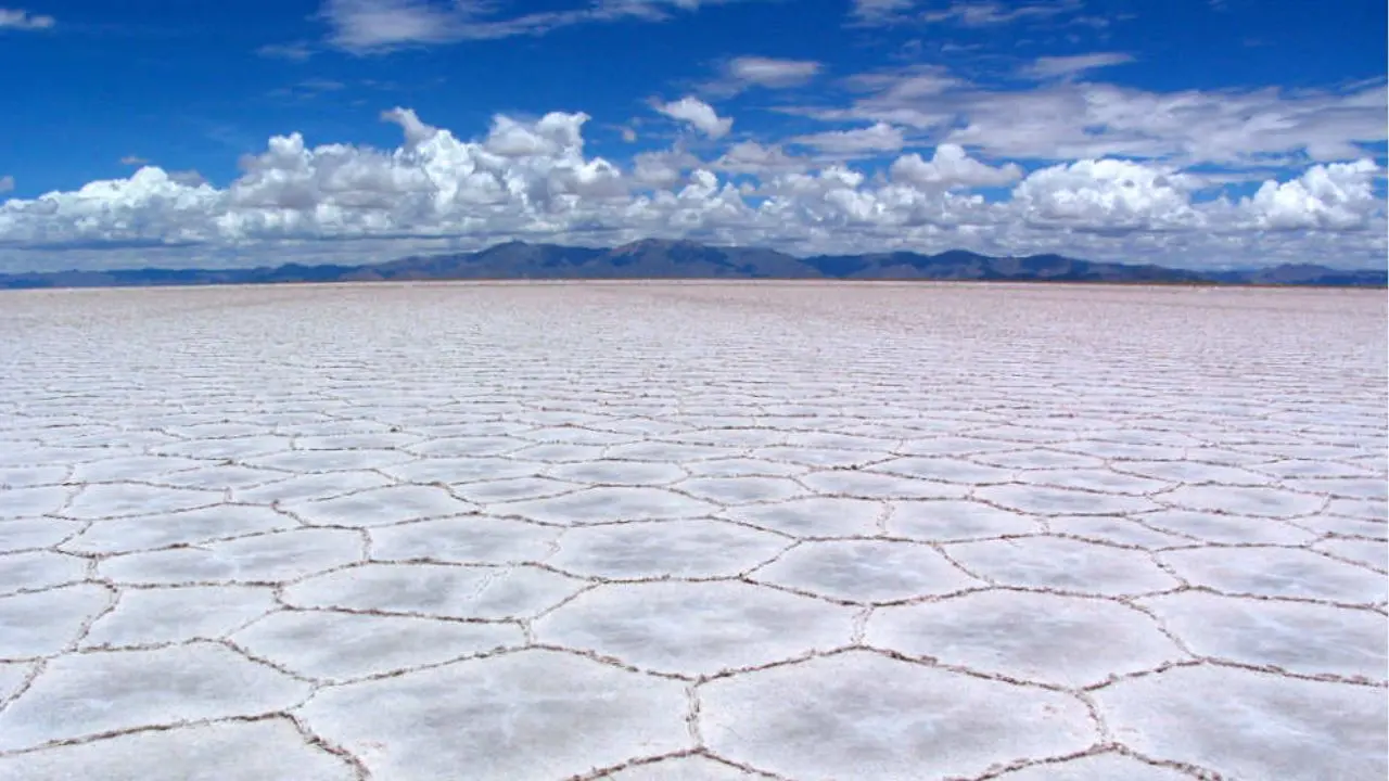La Salinas Grandes es otro de los destinos imperdibles de Jujuy