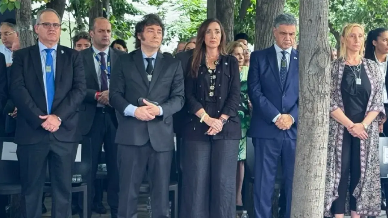 Javier Milei participó junto a Victoria Villarruel del acto por el atentado a la Embajada de Israel