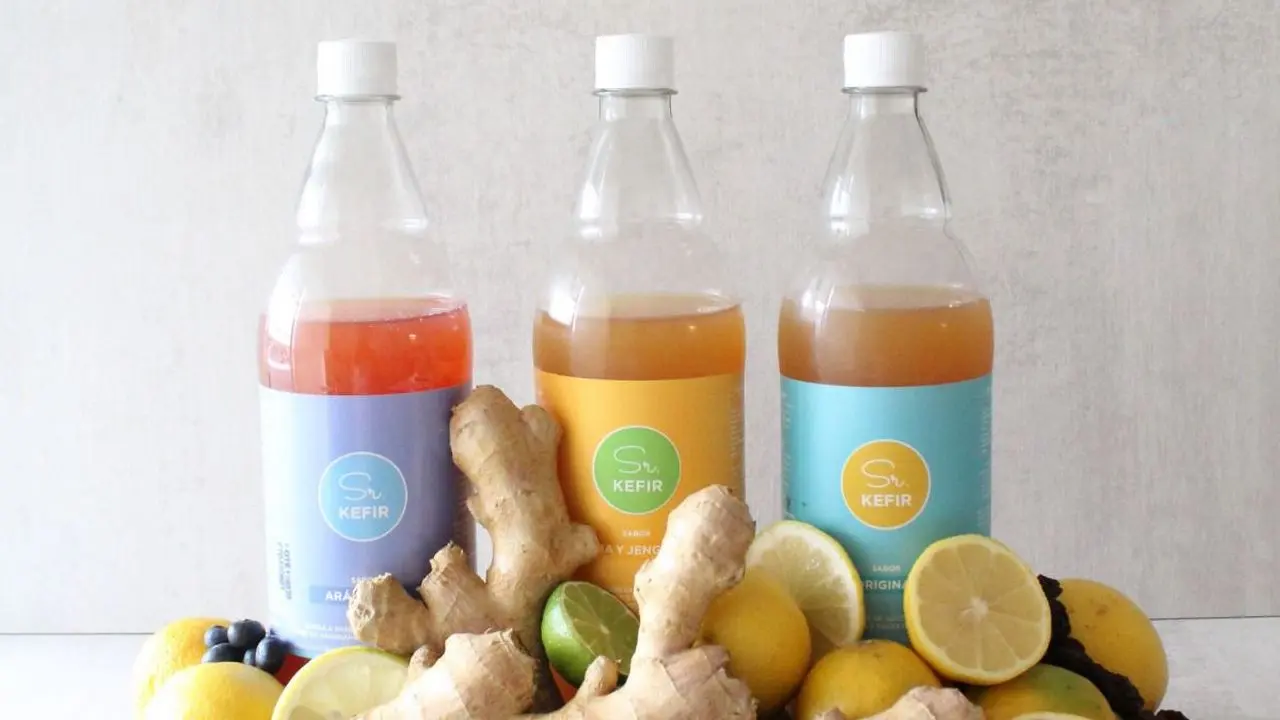 Sr. Kefir viene en 5 sabores: manzana, arándanos, lima, pomelo y el sabor original del kéfir