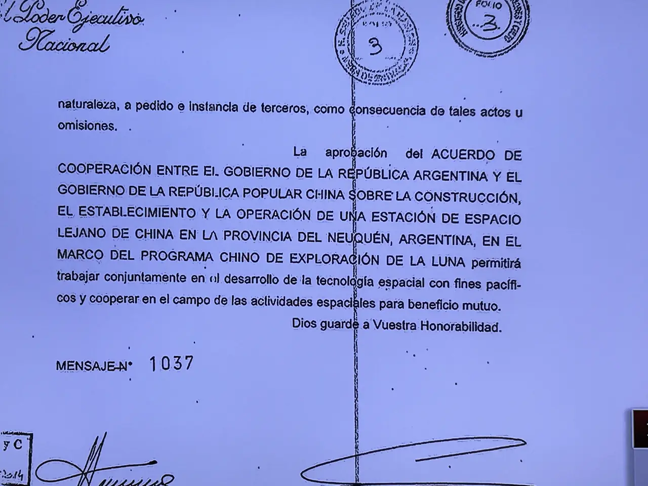 La difusión del documento por parte de Feinman llevó al gobierno a empezar a analizar el futuro de ese acuerdo que tiene 50 años de duración por lo tanto finalizaría en el 2.064