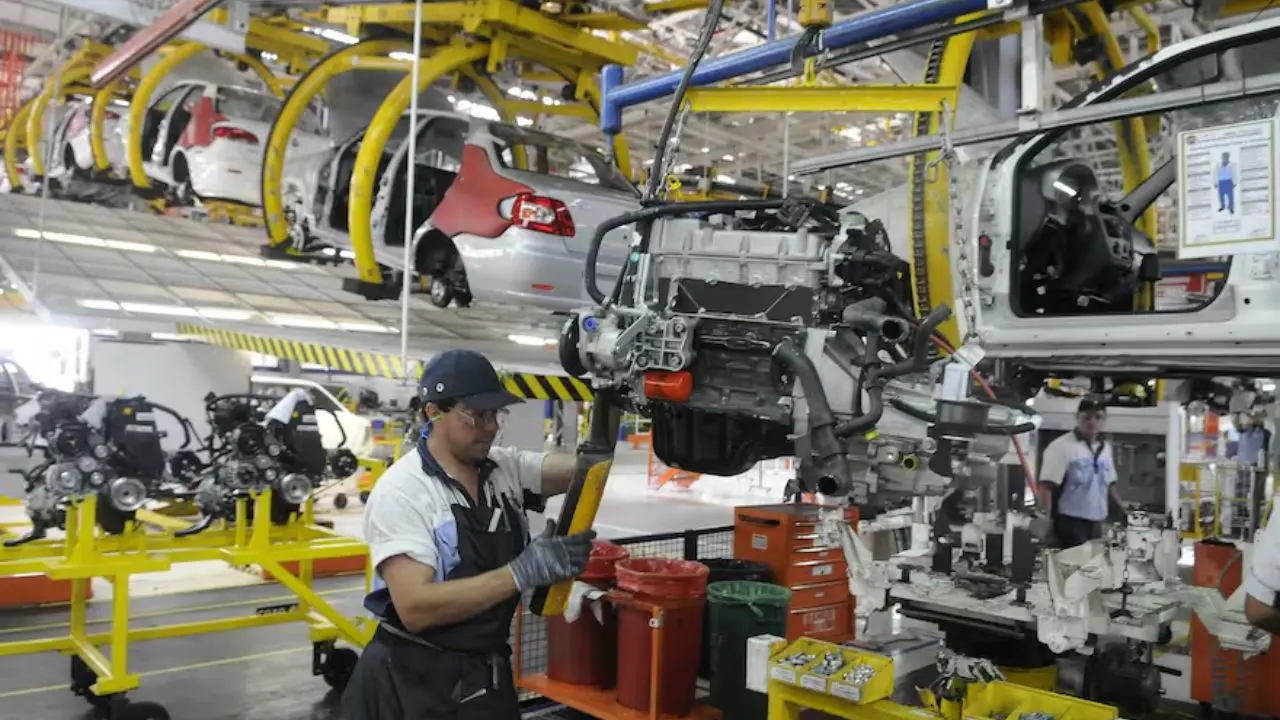 Fiat debió frenar la producción del Cronos, debido a la falta de 