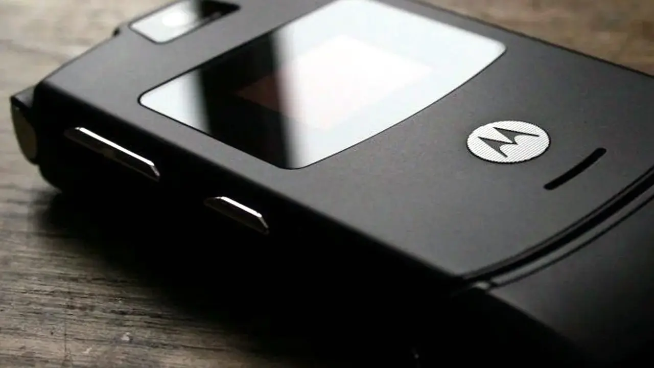 Cuánto sale hoy un Motorola V3, el celular que fue furor en los 2000