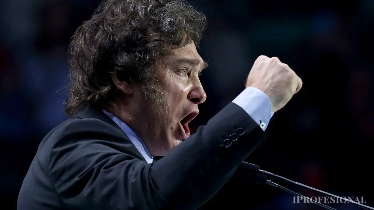 Javier Milei apunta a una 