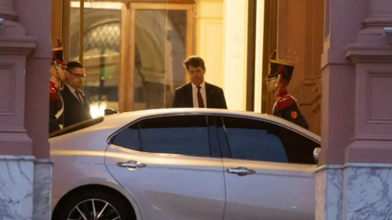 Nicolás Posse, que se mantiene en una cuerda floja, y Luis Caputo