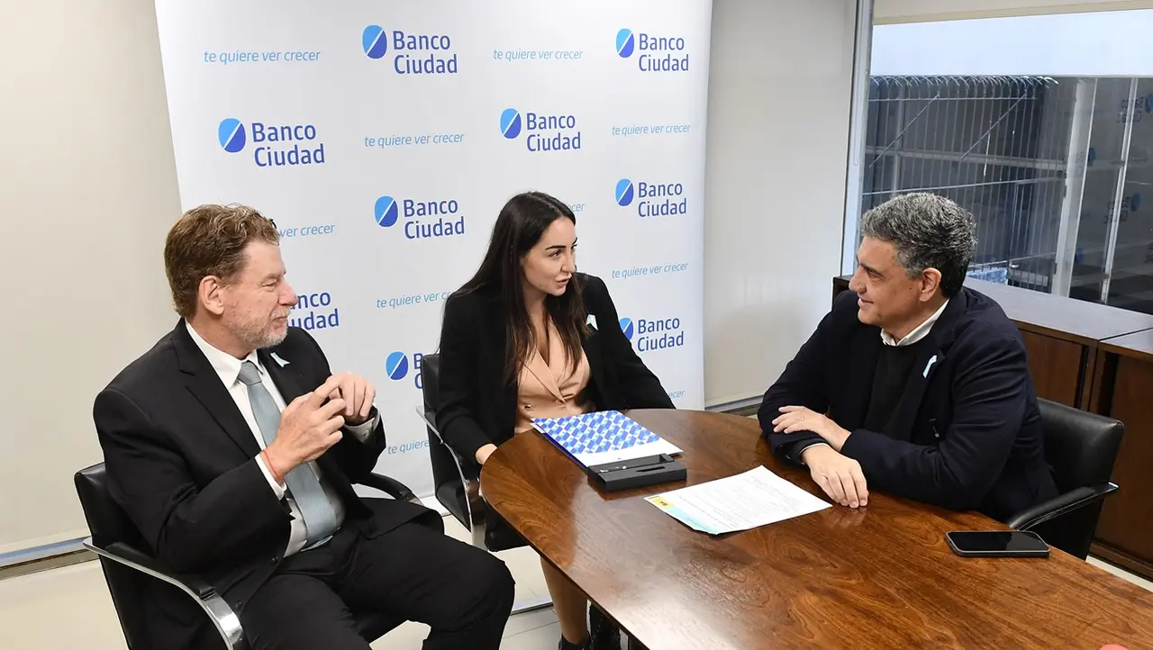Banco Ciudad entregó su primer crédito hipotecario a la contadora 