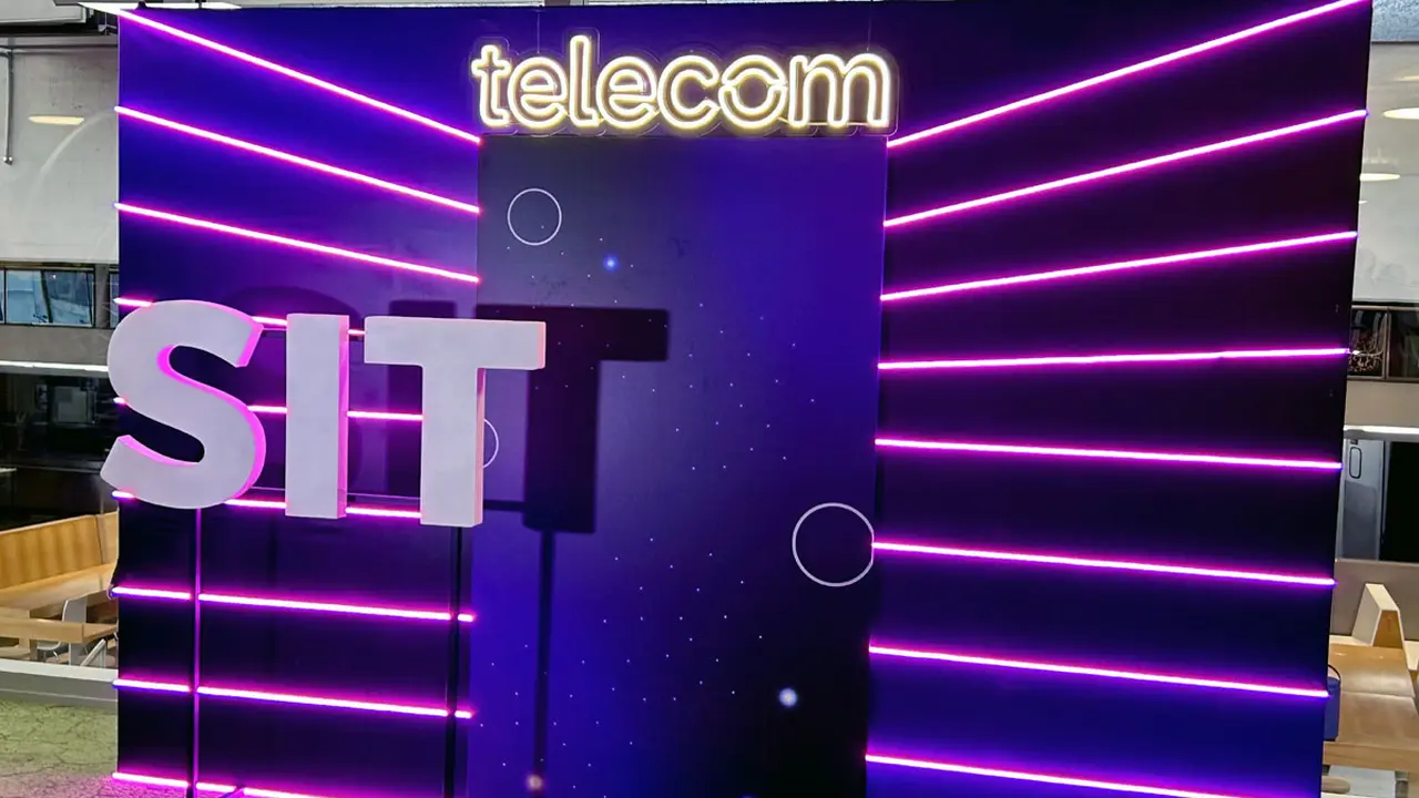 Más de 6.500 personas participaron en el seminario de Telecom.