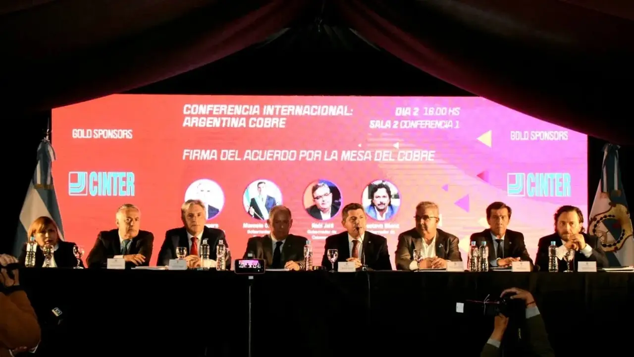 Gobernadores oficializaron una alianza para reactivar la extracción de cobre.