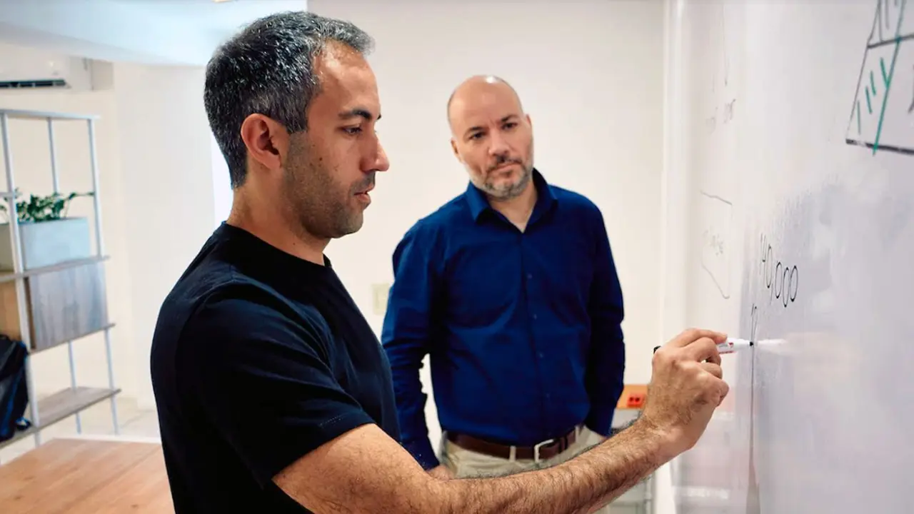 De izquierda a derecha: Bruno Ruyu y Lucas Uzal.