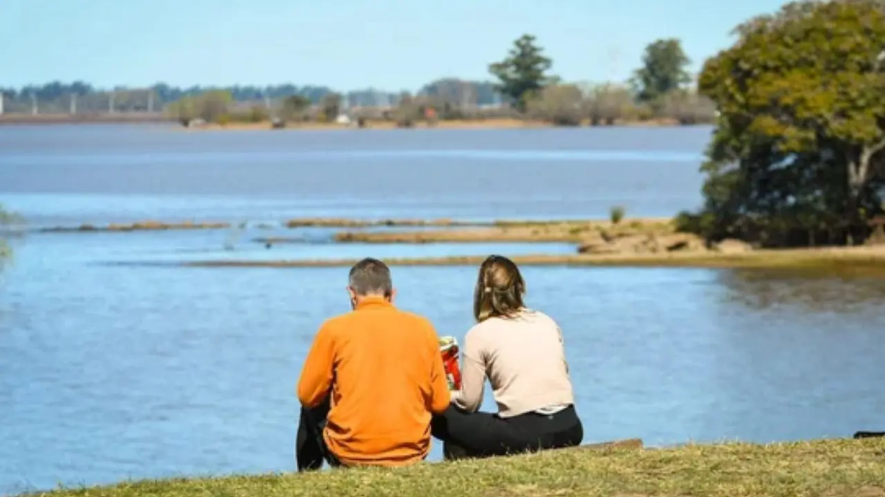 Pasear por su costanera, visitar su centro histórico y 