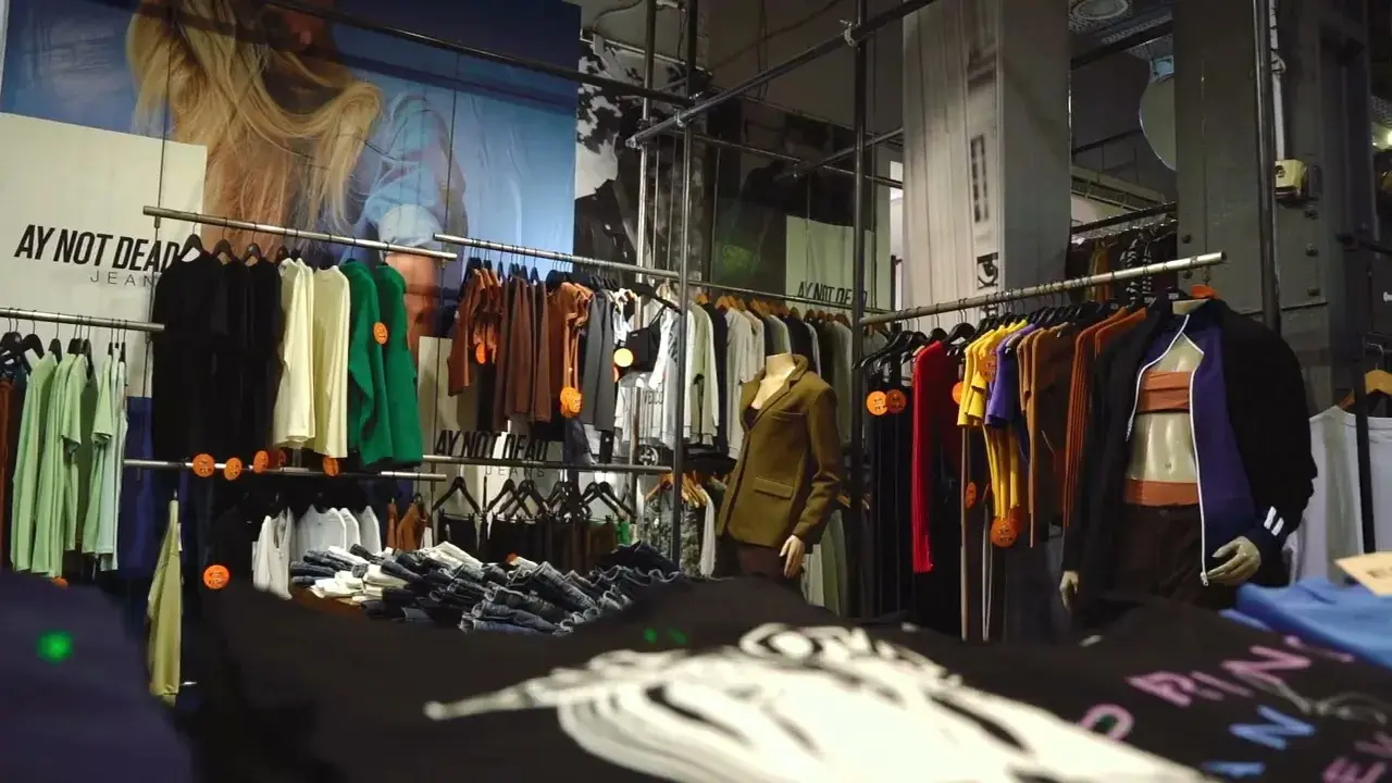 Cuáles son los 4 mejores outlets de Buenos Aires para comprar ropa barata