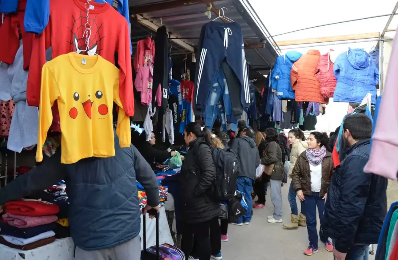 La Feria Urkupiña es la más barata de La Salada