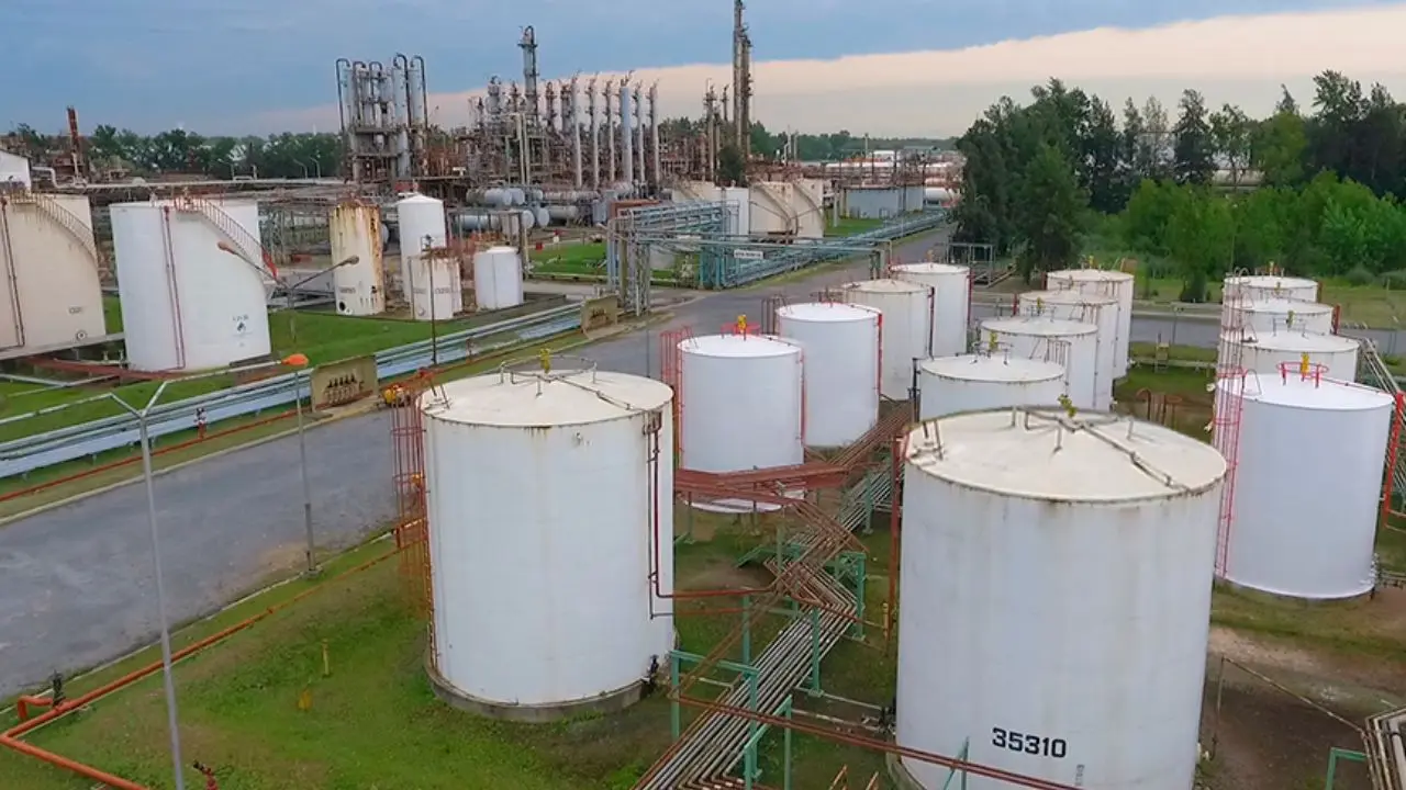 La petroquímica Carboclor logró salir del default luego de siete años