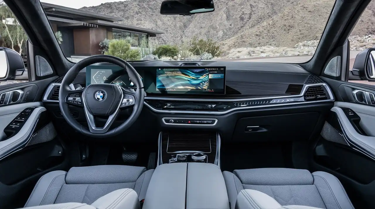 El diseño interior del X5 está orientado al conductor para que tenga todo a mano.