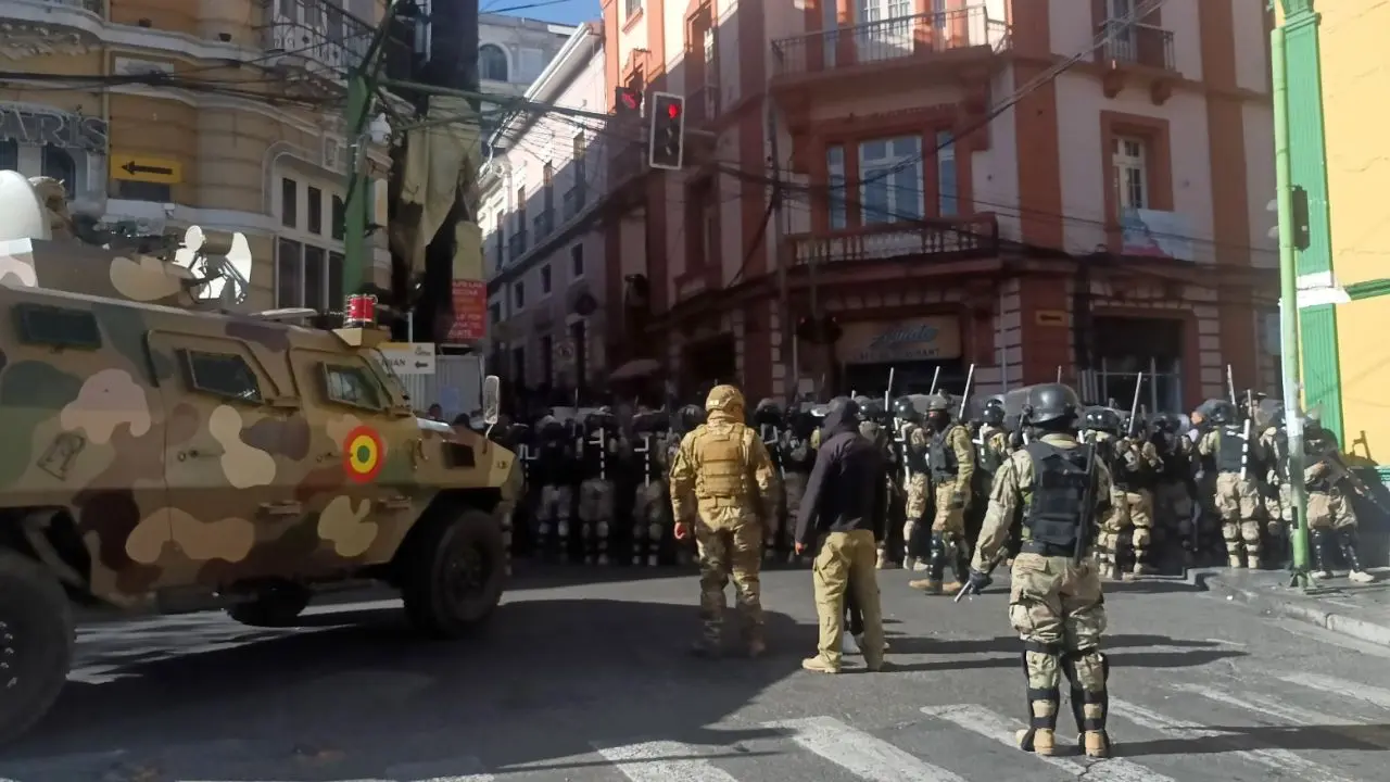 Momentos de extrema tensión se vivieron en las calles de La Paz
