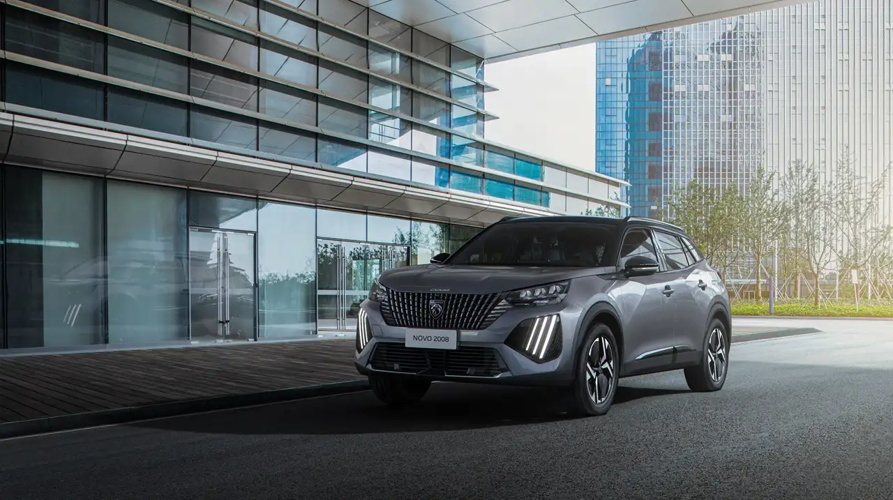 El nuevo 2008 es un SUV que parece más grande que el reemplazado, y mide más que el Kardian.